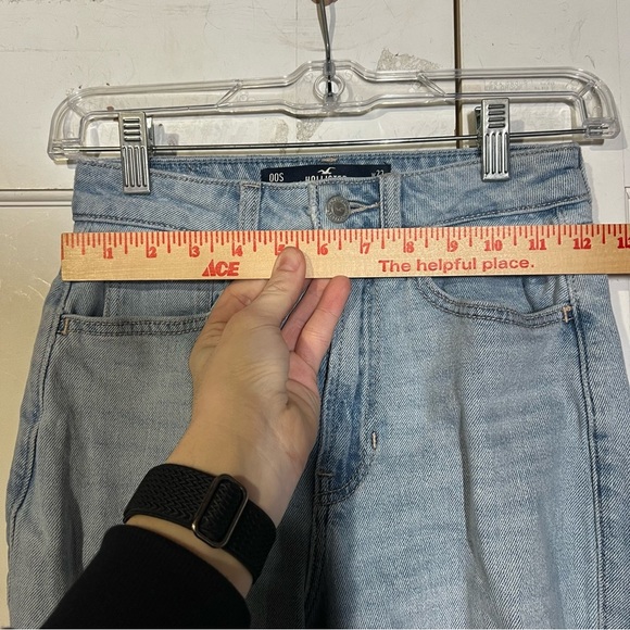 Hollister ULTRA HIGH RISE VINTAGE STRAIGHT Jeans Light Wash Size 00 W23 L25 - Picture 6 of 8